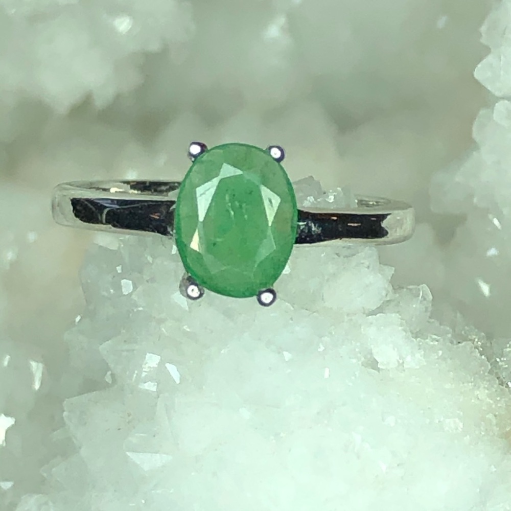 Oval Emerald Ring